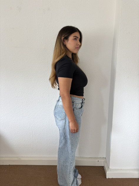 Model Anna Gulaab V.