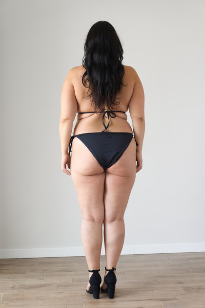 Model Angela Daiana B.
