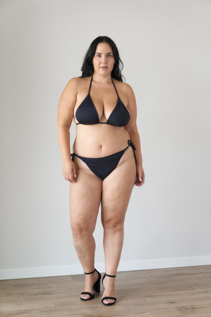 Model Angela Daiana B.