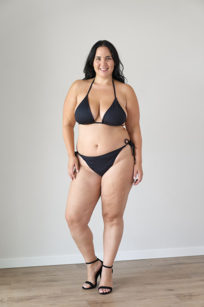 Model Angela Daiana B.