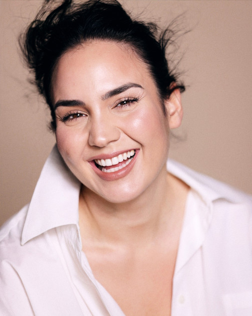 Model Angela Daiana B.