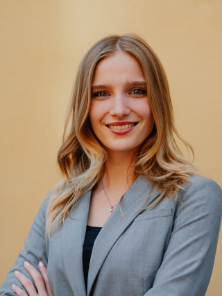 Hostess Pia B.