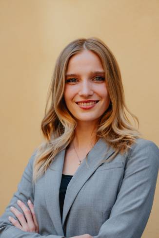 Model Pia B.