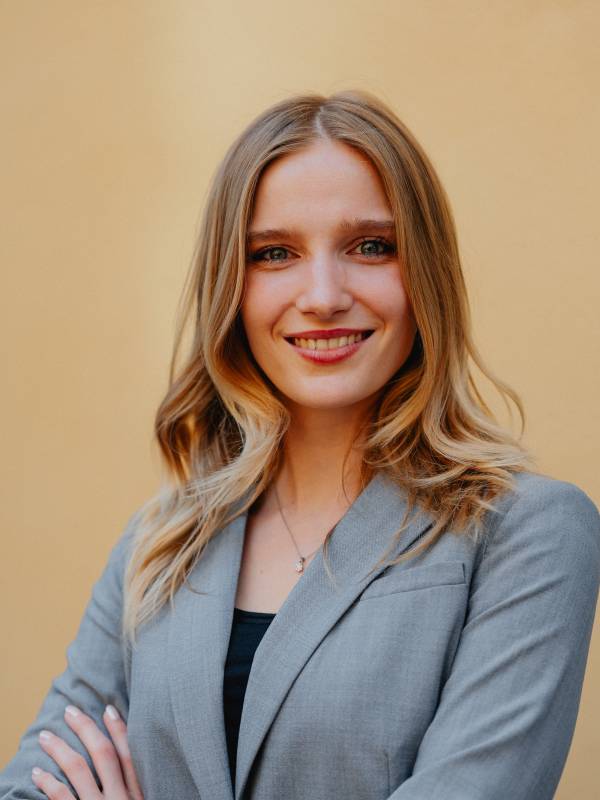 Pia B.
