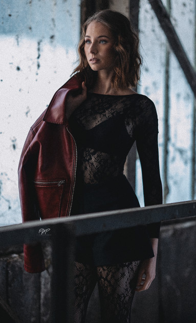 Model Felicia O.