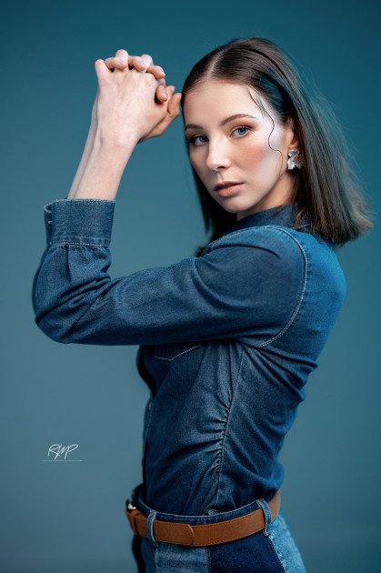 Model Felicia O.