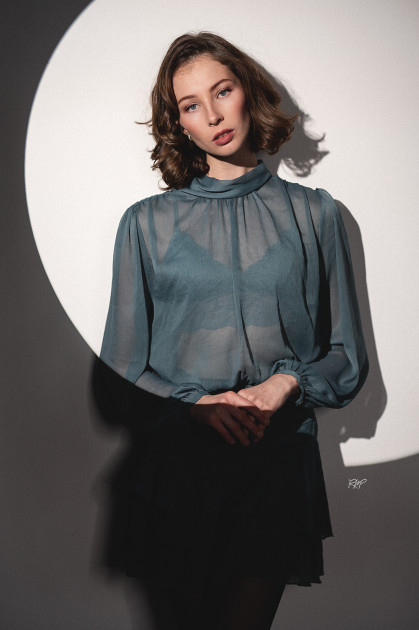 Model Felicia O.
