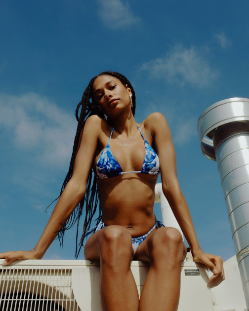 Model Ivon Z.