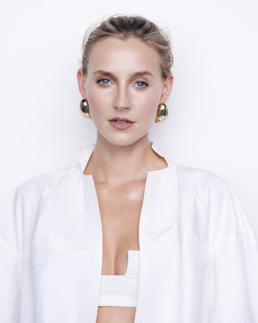 Model Zenzi P.