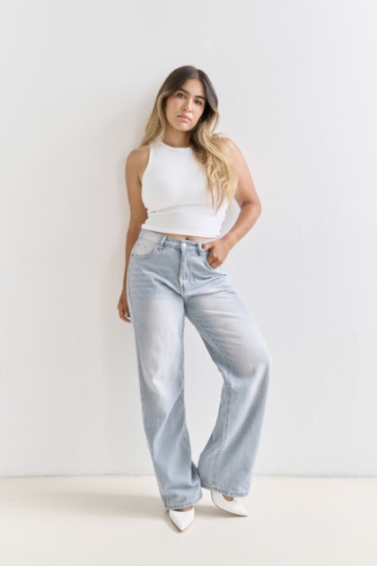 Model Anna Gulaab V.