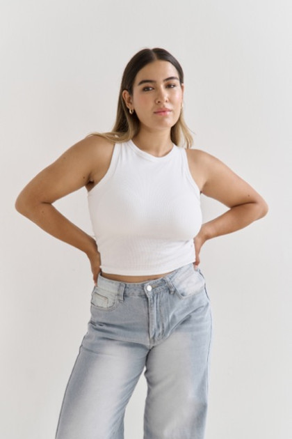 Model Anna Gulaab V.