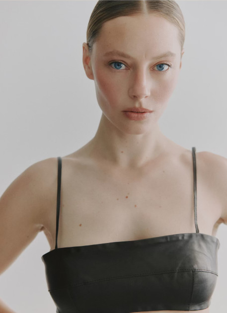 Model Mahina-Gabrielle R.