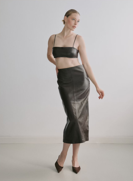 Model Mahina-Gabrielle R.
