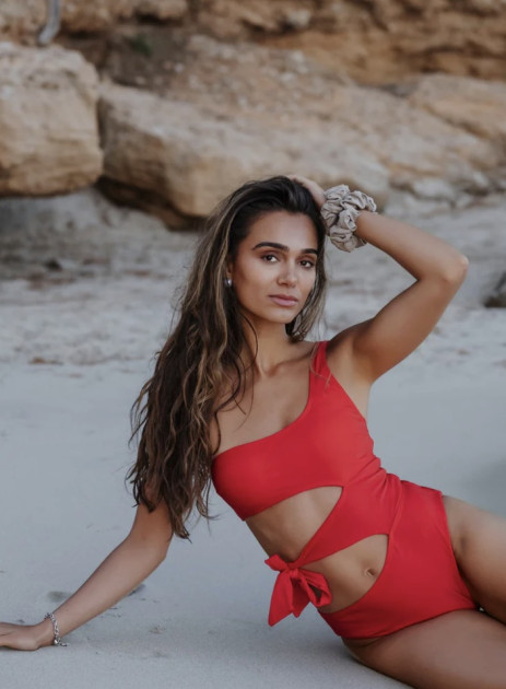 Model Vanessa B.