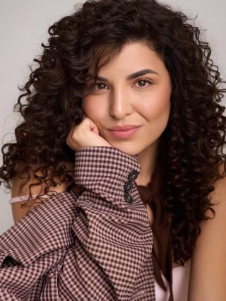 Hostess Zeynep K.
