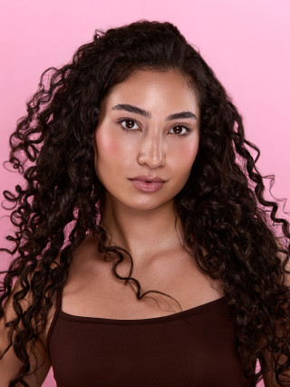 Hostess Yelda S.
