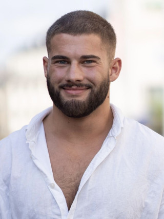 Host Leonard R.